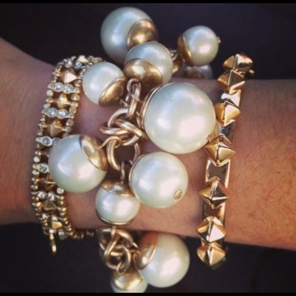 Beautiful (retired) Stella & Dot Daphne pearl bracelet!